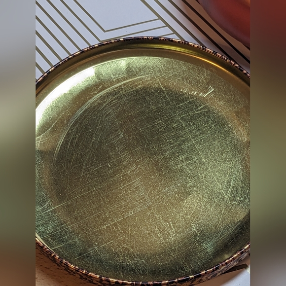 Vintage Daher Long Island Newyork,  Tin Round Fascinating Face.Powder Tin red - Picture 3 of 7